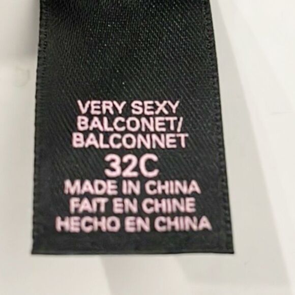 Victoria's Secret Cream Lace Bra - Picture 7 of 7